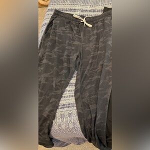 Vuori Performance Joggers